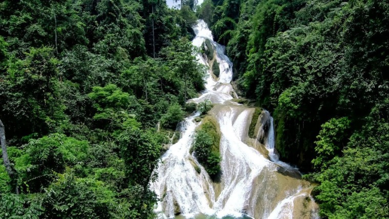 nam-tau-waterfall-in-ha-giang